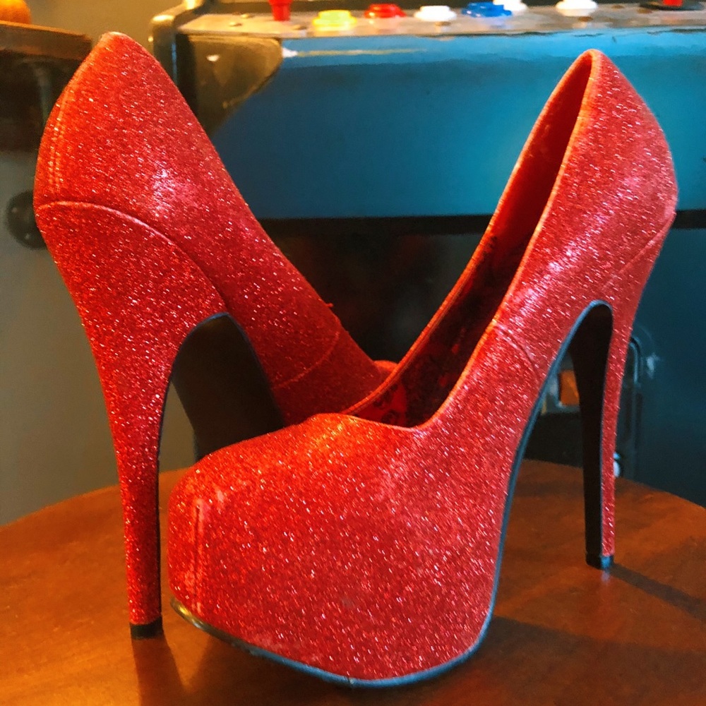 Bordello Teeze-31g In Ruby Red Size 7 - image 1